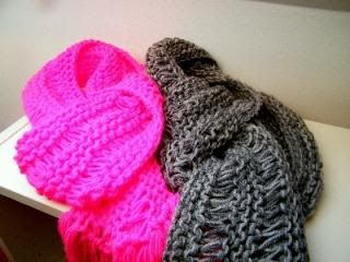 http://i653.photobucket.com/albums/uu257/clarelouise_2009/scarves.jpg