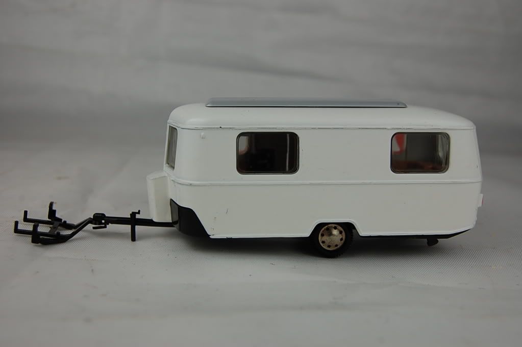 有关以下物品的详细资料: marklin eriba 1824 travel trailer, near