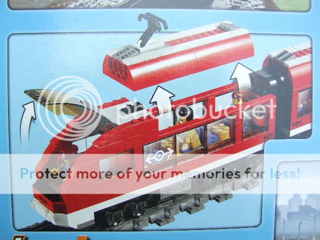 Lego City, Passenger Train, 7938, 669 lego pieces   NEW  